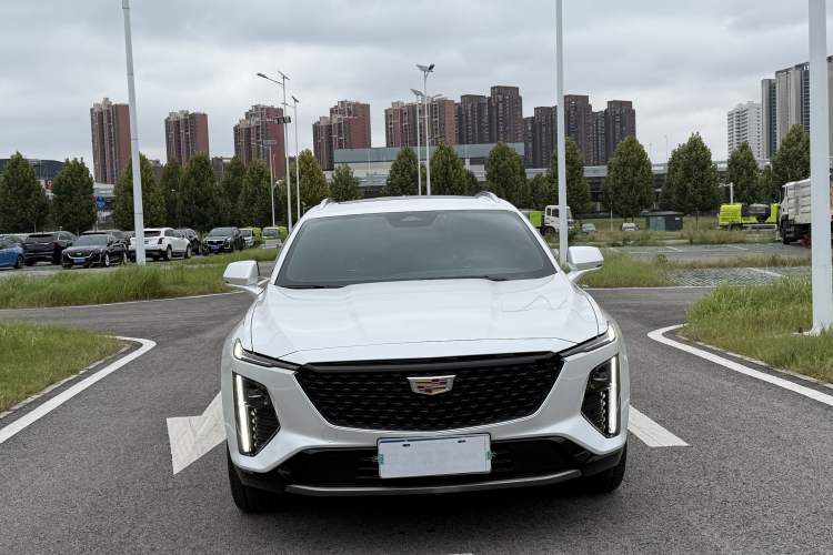 Used Cadillac GT4 2023 25T Luxury Model Exterior 1