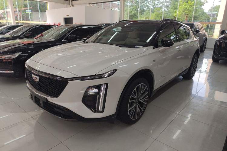 Used Cadillac GT4 2023 25T Prestige Version Exterior 2