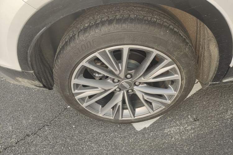 Used Cadillac GT4 2023 25T Luxury Model Exterior 5