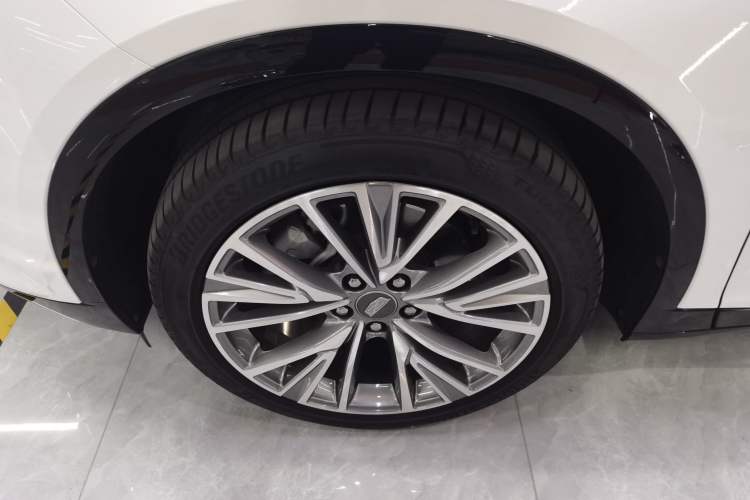 Used Cadillac GT4 2023 25T Luxury Model Exterior 7