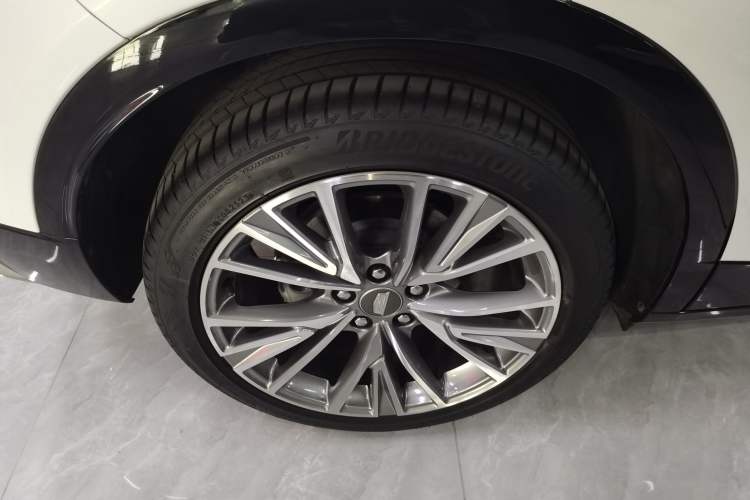 Used Cadillac GT4 2023 25T Luxury Model Exterior 8