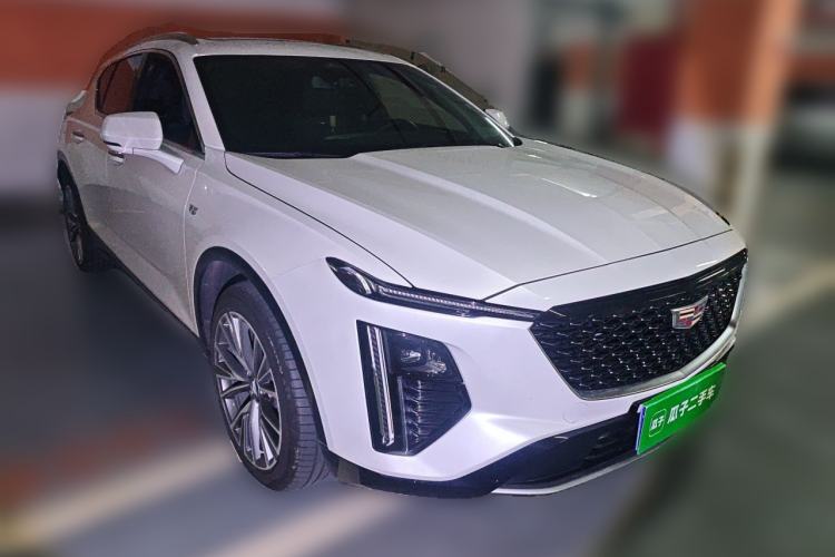 Used Cadillac GT4 2023 25T Luxury Model Front Right 45 Deg