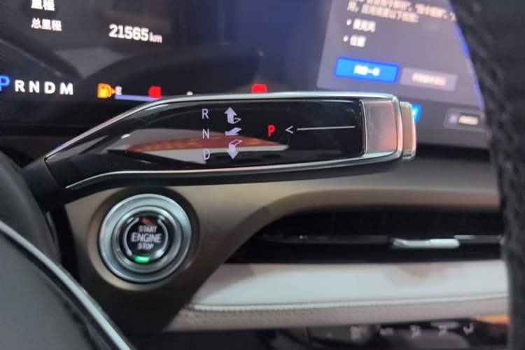Used Cadillac GT4 2023 25T Luxury Model Gear Lever