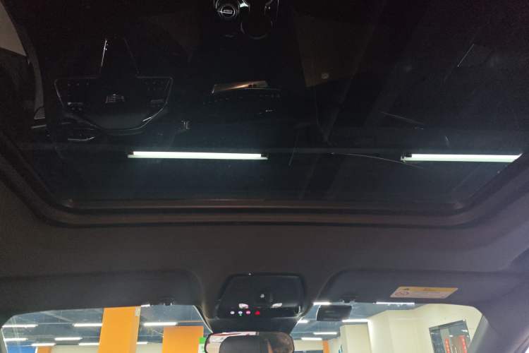 Used Cadillac GT4 2023 25T Fashion Edition Headliner