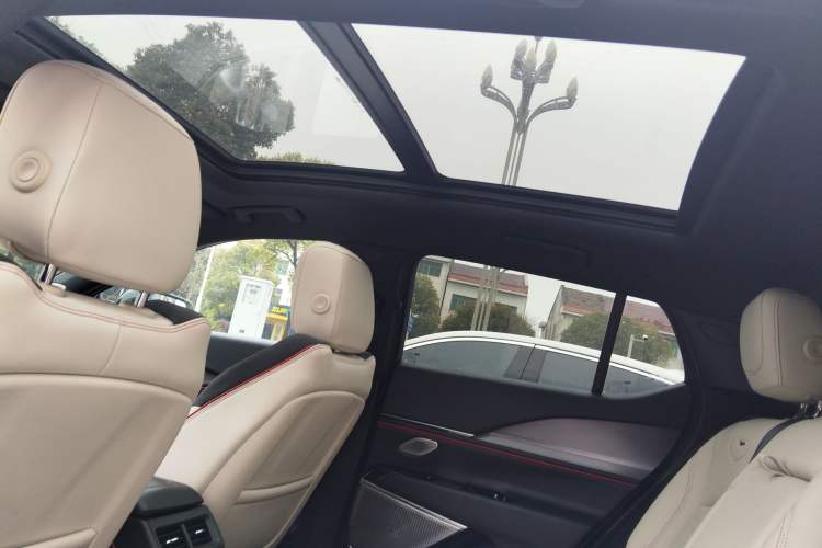 Used Cadillac GT4 2023 25T Prestige Version Headliner