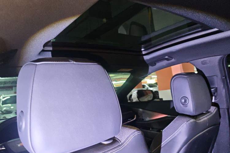 Used Cadillac GT4 2023 25T Luxury Model Headliner