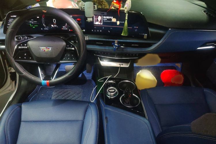 Used Cadillac GT4 2023 25T Luxury Model Interior 2