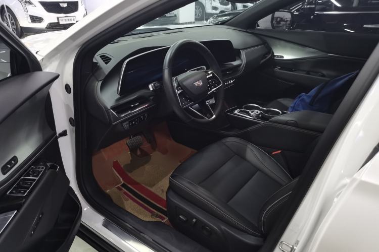 Used Cadillac GT4 2023 25T Luxury Model Interior 3