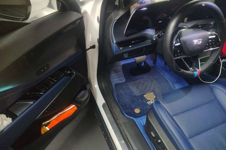 Used Cadillac GT4 2023 25T Luxury Model Interior 3