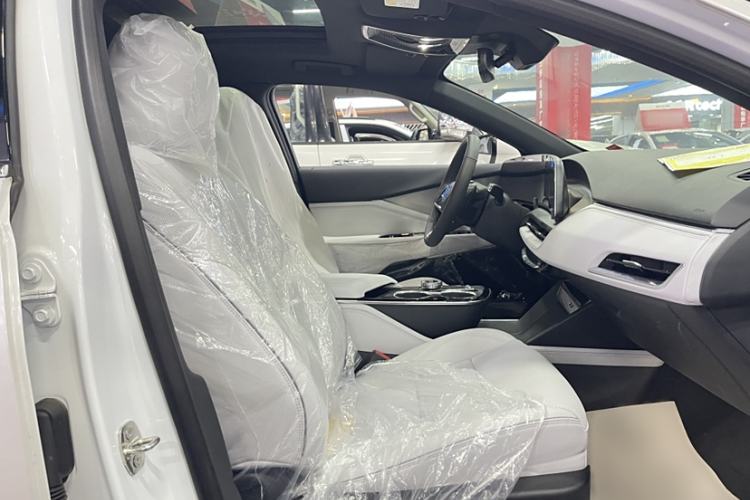 Used Cadillac GT4 2023 25T Luxury Model Interior 3