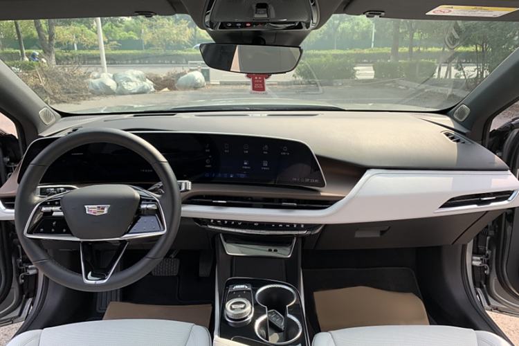 Used Cadillac GT4 2023 25T Prestige Version Interior 3