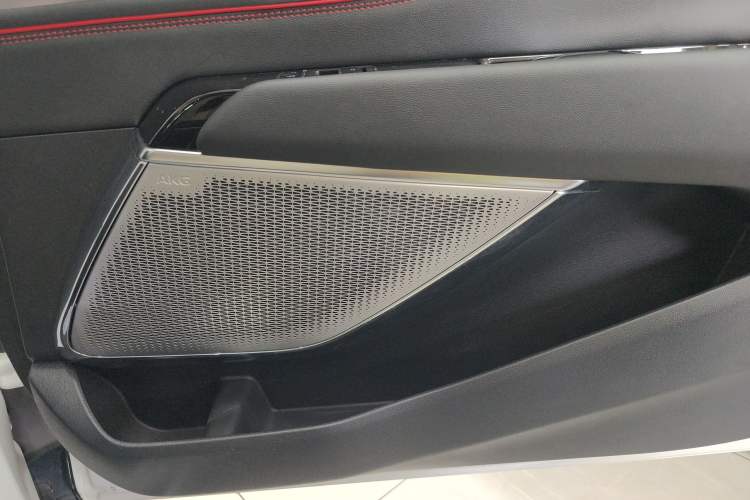 Used Cadillac GT4 2023 25T Prestige Version Interior 4