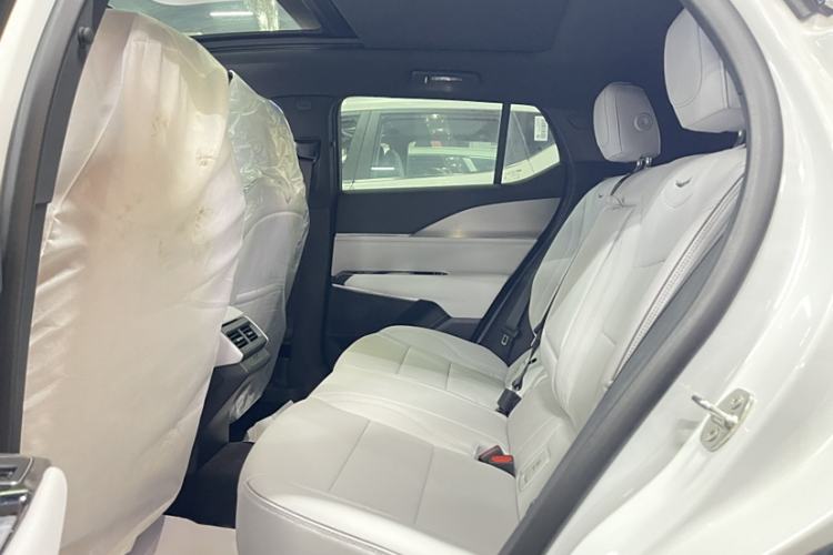 Used Cadillac GT4 2023 25T Luxury Model Interior 4