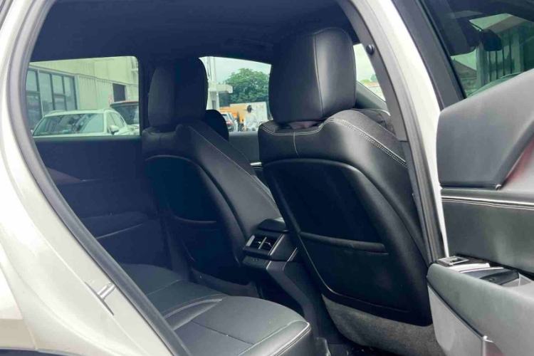 Used Cadillac GT4 2023 25T Luxury Model Interior 4