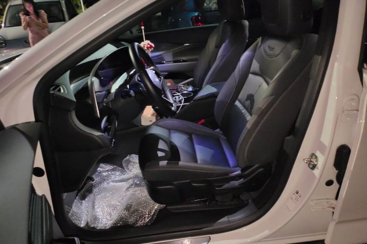 Used Cadillac GT4 2023 25T Fashion Edition Left Front Seat