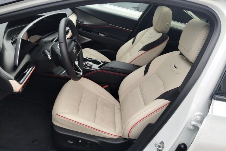 Used Cadillac GT4 2023 25T Prestige Version Left Front Seat
