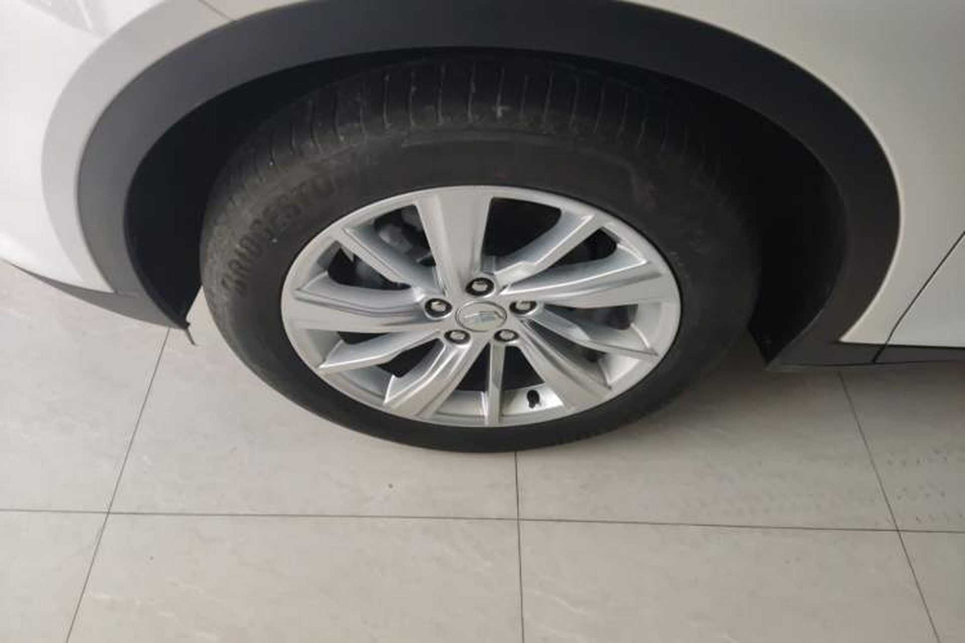 Used Cadillac GT4 2023 25T Fashion Edition Left Front Wheel Hub
