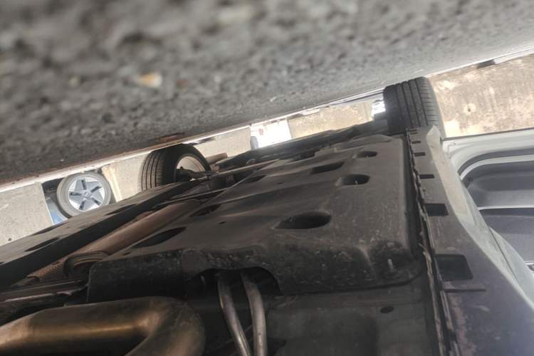 Used Cadillac GT4 2023 25T Luxury Model Left Side Sill