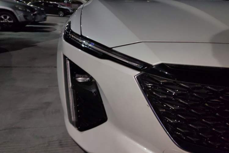 Used Cadillac GT4 2023 25T Fashion Edition Right Front Headlight