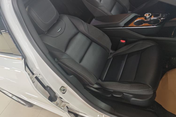 Used Cadillac GT4 2023 25T Fashion Edition Right Front Seat