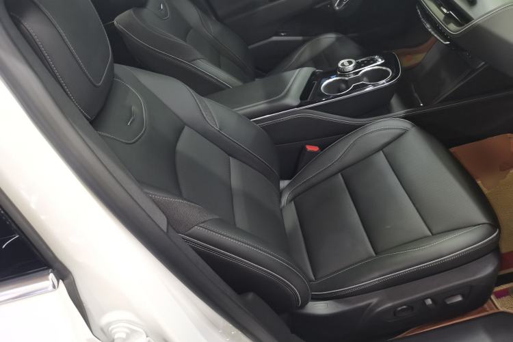 Used Cadillac GT4 2023 25T Luxury Model Right Front Seat