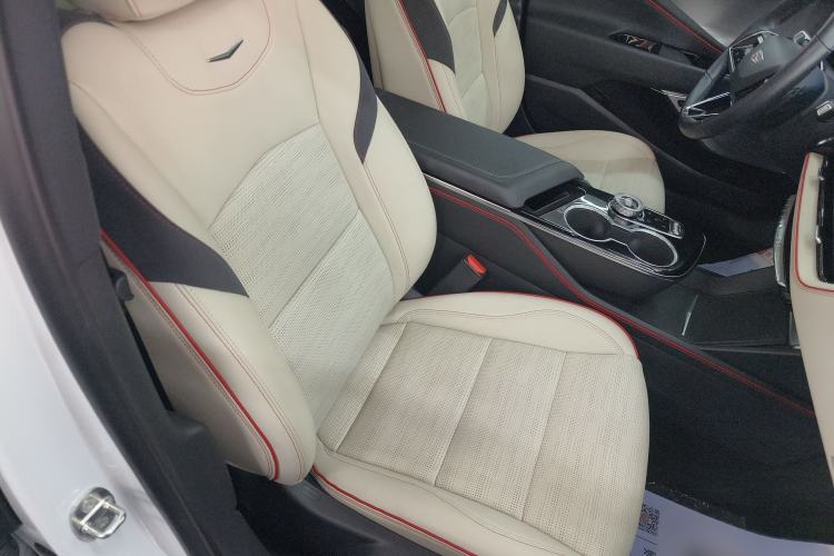 Used Cadillac GT4 2023 25T Prestige Version Right Front Seat