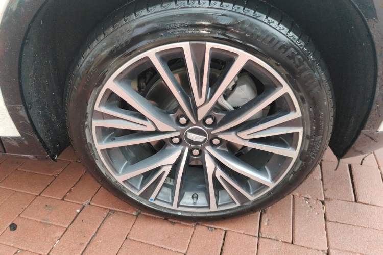 Used Cadillac GT4 2023 25T Prestige Version Right Front Wheel Hub
