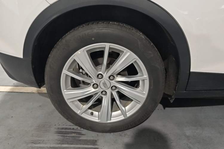 Used Cadillac GT4 2023 25T Fashion Edition Right Rear Wheel Hub