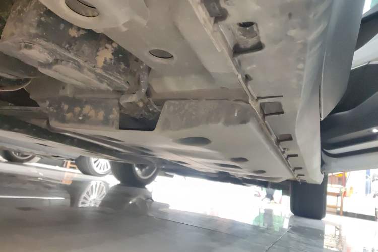 Used Cadillac GT4 2023 25T Fashion Edition Right Side Sill