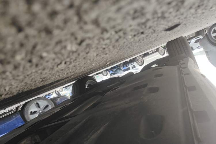 Used Cadillac GT4 2023 25T Luxury Model Right Side Sill