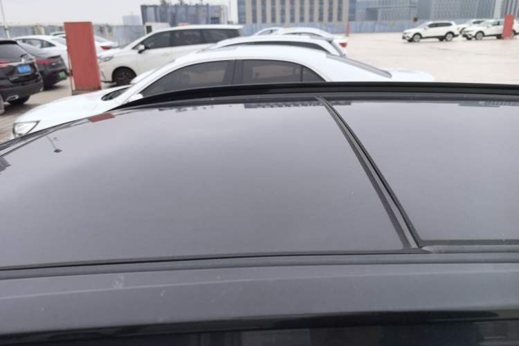 Used Cadillac GT4 2023 25T Prestige Version Roof