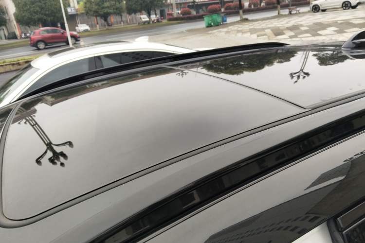 Used Cadillac GT4 2023 25T Prestige Version Roof