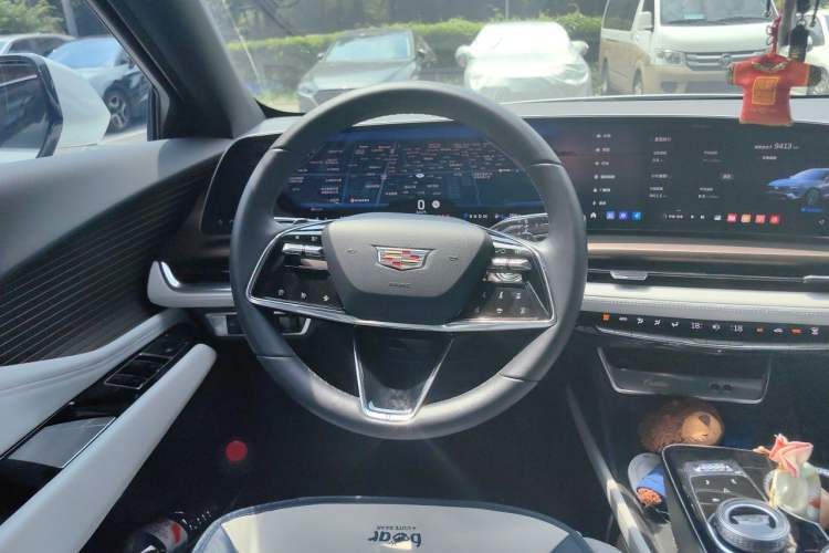 Used Cadillac GT4 2023 25T Fashion Edition Steering Wheel
