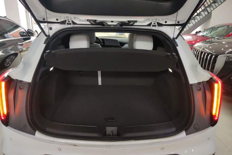 Used Cadillac GT4 2023 25T Fashion Edition Trunk