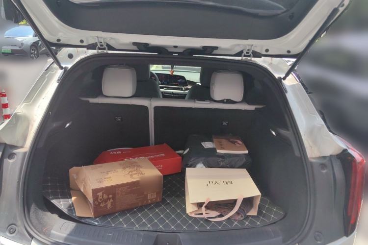 Used Cadillac GT4 2023 25T Fashion Edition Trunk