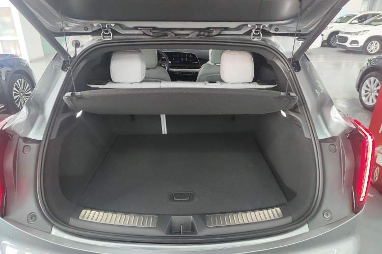 Used Cadillac GT4 2023 25T Prestige Version Trunk