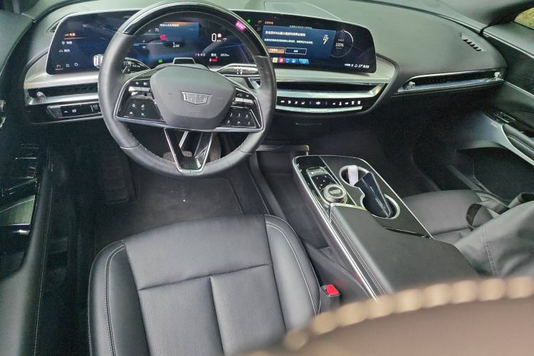 Used Cadillac LYRIQ 2022 Rear-Drive Long-Range Luxury Edition Steering Wheel