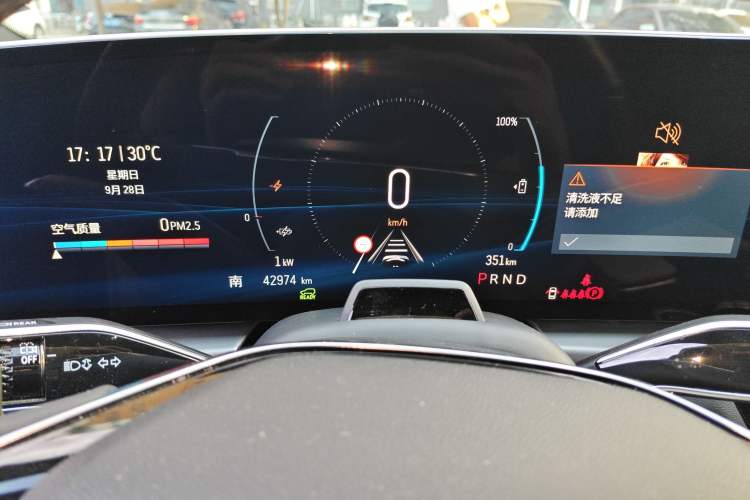 Used Cadillac LYRIQ 2022 Four-Wheel-Drive High-Performance Deluxe Edition Instrument Cluster