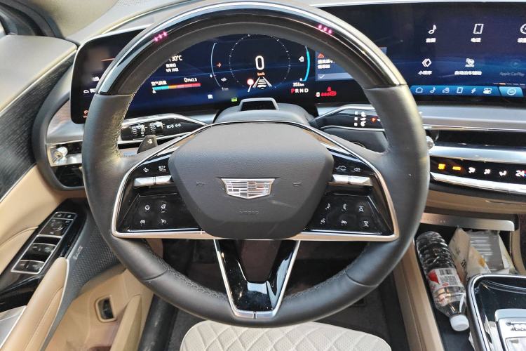 Used Cadillac LYRIQ 2022 Four-Wheel-Drive High-Performance Deluxe Edition Steering Wheel
