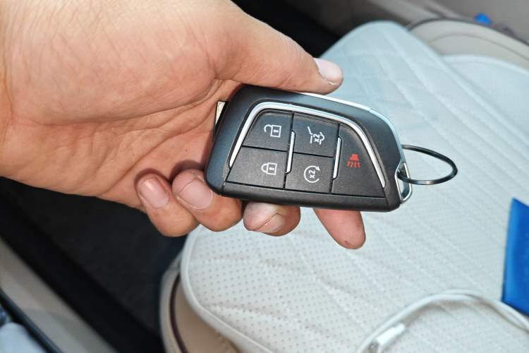 Used Cadillac LYRIQ 2022 Four-Wheel-Drive High-Performance Deluxe Edition Vehicle Key