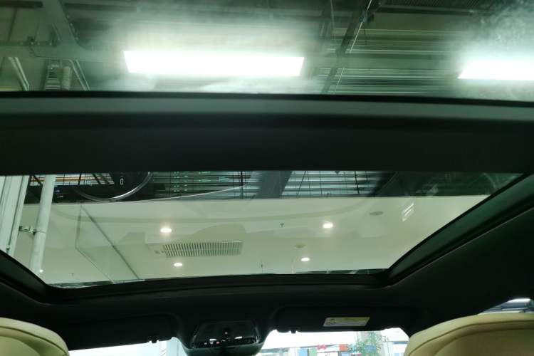 Used Cadillac LYRIQ 2022 Rear-Drive Long-Range Prestige Edition Headliner