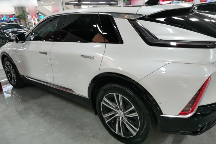 Used Cadillac LYRIQ 2022 Rear-Drive Long-Range Prestige Edition Left Side