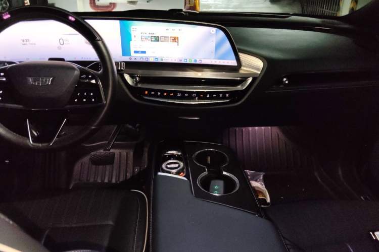 Used Cadillac LYRIQ 2022 Four-Wheel-Drive High-Performance Deluxe Edition Audio And AC Panel