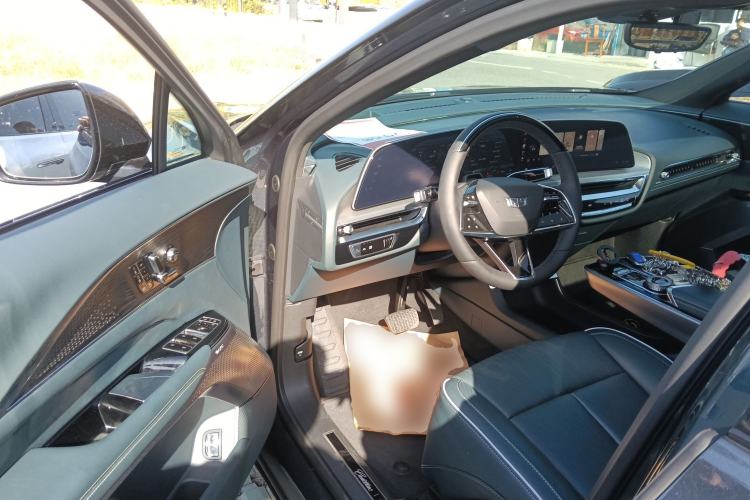 Used Cadillac LYRIQ 2022 Four-Wheel-Drive High-Performance Deluxe Edition Driver Seat