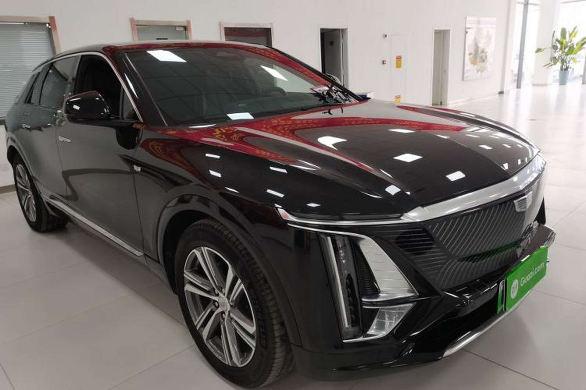 Used Cadillac LYRIQ 2022 Rear-Drive Long-Range Prestige Edition Front Right 45 Deg