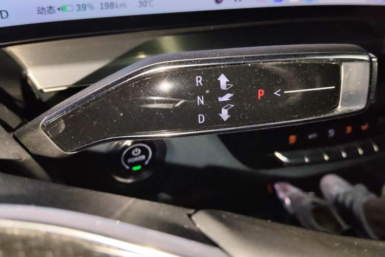Used Cadillac LYRIQ 2022 Four-Wheel-Drive High-Performance Deluxe Edition Gear Lever