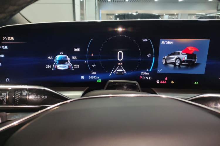 Used Cadillac LYRIQ 2022 Rear-Drive Long-Range Luxury Edition Instrument Cluster