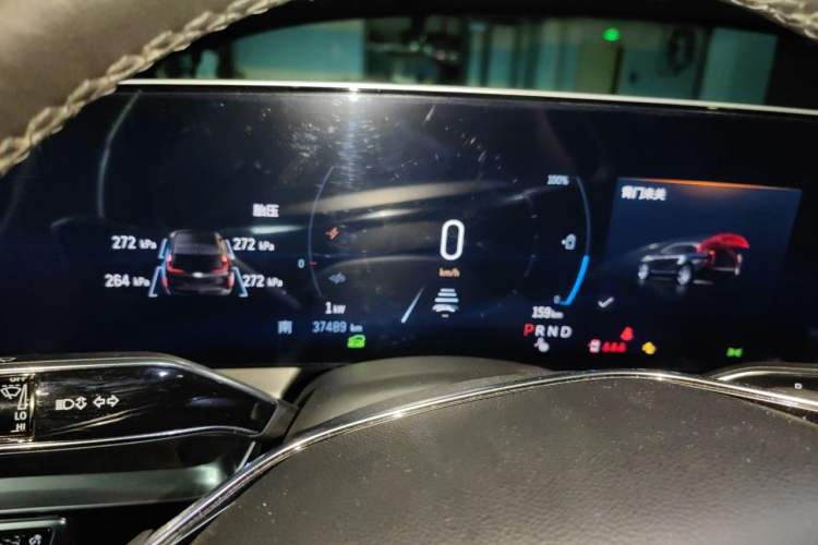 Used Cadillac LYRIQ 2022 Rear-Drive Long-Range Luxury Edition Instrument Cluster