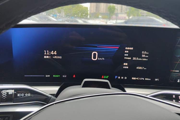Used Cadillac LYRIQ 2022 Four-Wheel-Drive High-Performance Deluxe Edition Instrument Cluster