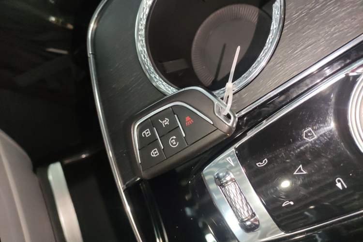 Used Cadillac LYRIQ 2022 Rear-Drive Long-Range Luxury Edition Interior 1